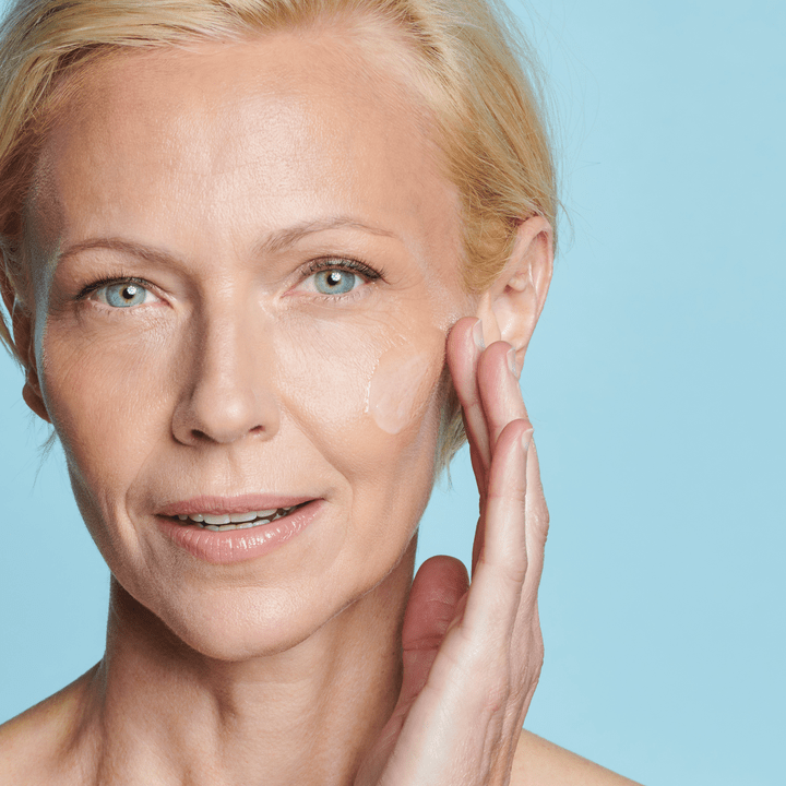 Even up Multi-Correction Serum model photo